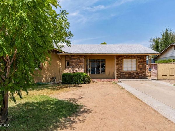 2040 E WHITTON Avenue, Phoenix, AZ 85016