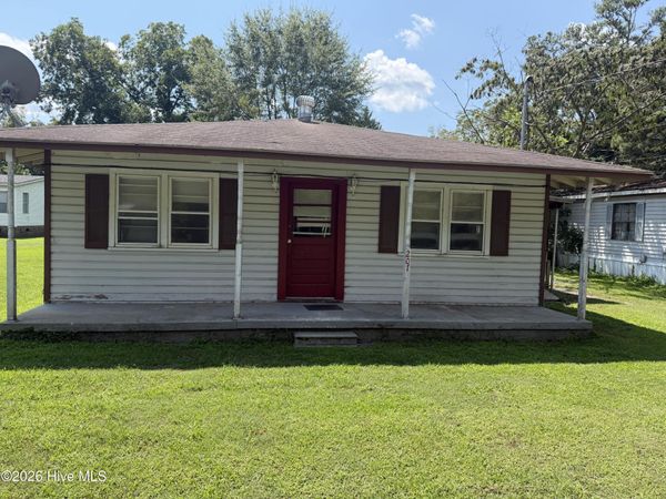 207 S Plume Street , Roper, NC 27970