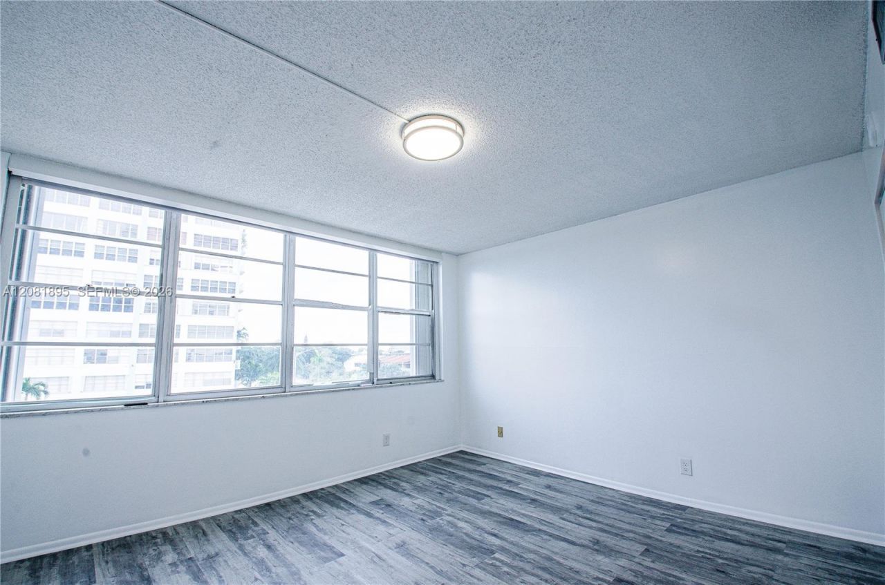 2150 Sans Souci Blvd , Unit B305, North Miami, FL 33181 Photo