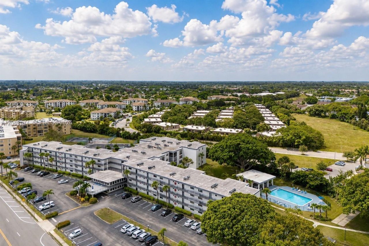 9233 SW 8th St , Unit 207, Boca Raton, FL 33428 Photo