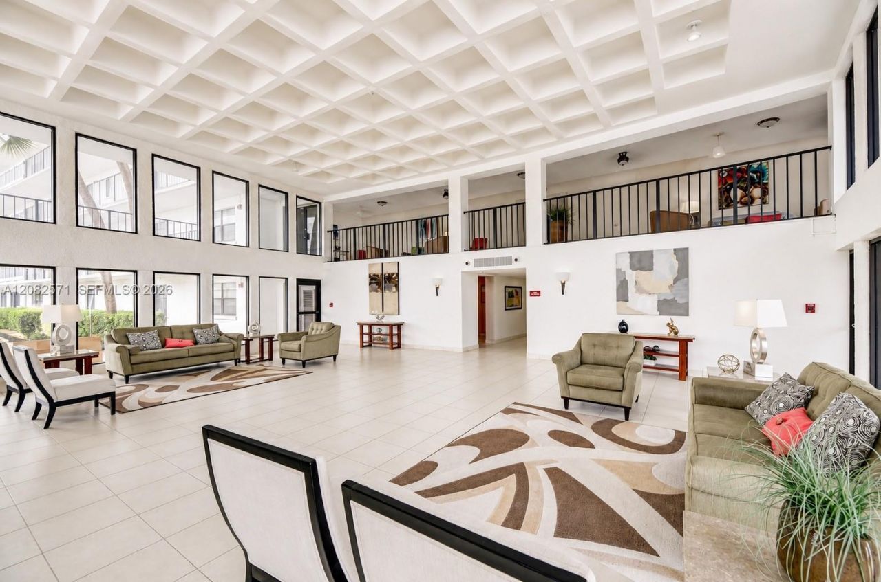 9233 SW 8th St , Unit 207, Boca Raton, FL 33428 Photo