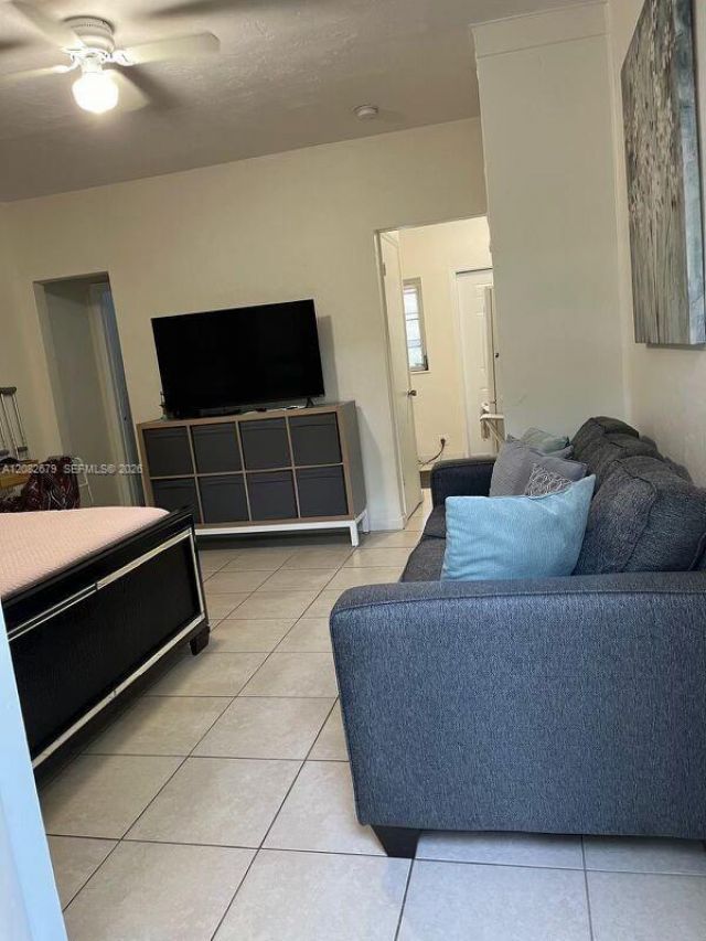 730 SW 10th St, Unit 1, Miami, FL 33130 Photo