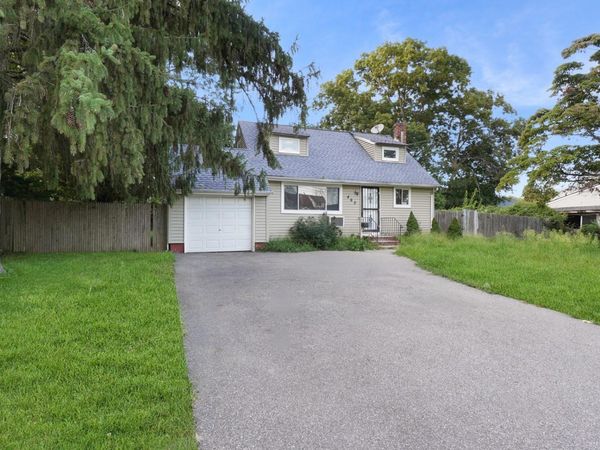 465 Clift Street , Central Islip, NY 11722