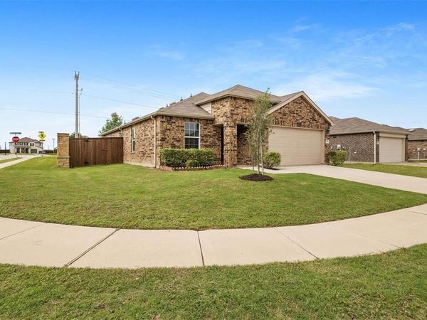 1914 Waggoner Drive, Aubrey, TX 76227