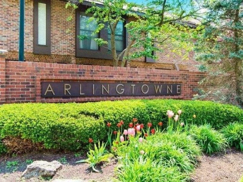 2802 Churchill Drive, Unit 33, Columbus, OH 43221 Photo 1