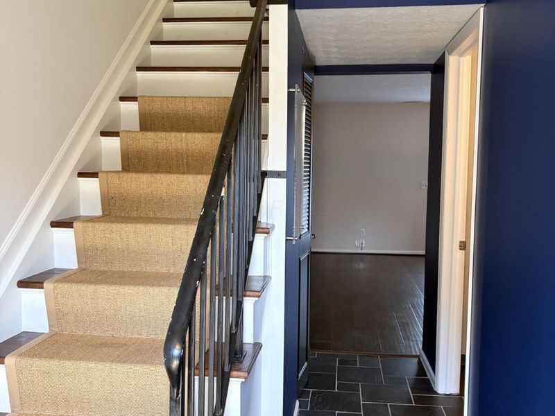 2802 Churchill Drive, Unit 33, Columbus, OH 43221 Photo 3