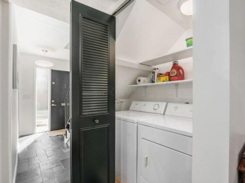 2802 Churchill Drive, Unit 33, Columbus, OH 43221 Photo 5