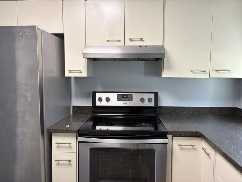 2802 Churchill Drive, Unit 33, Columbus, OH 43221 Photo 7