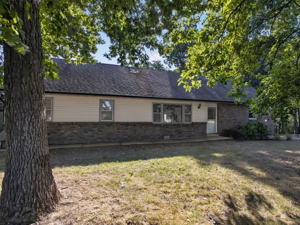 3900 E Graybill Road, Sturgeon, MO 65284