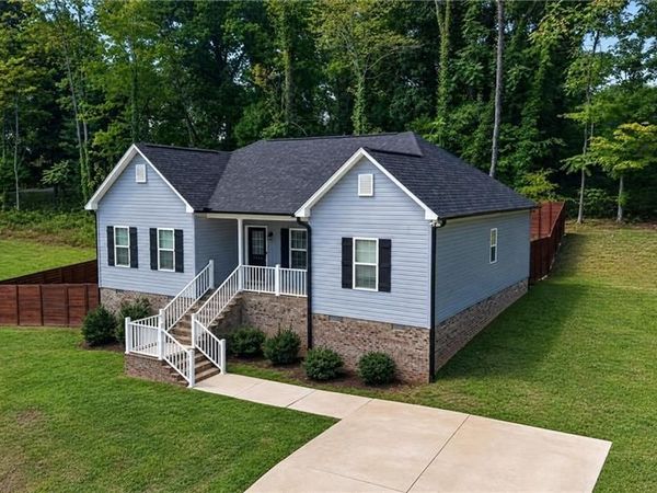 1566 Brookdale Drive, Asheboro, NC 27205