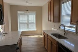 109 Foxglove Avenue photo 4