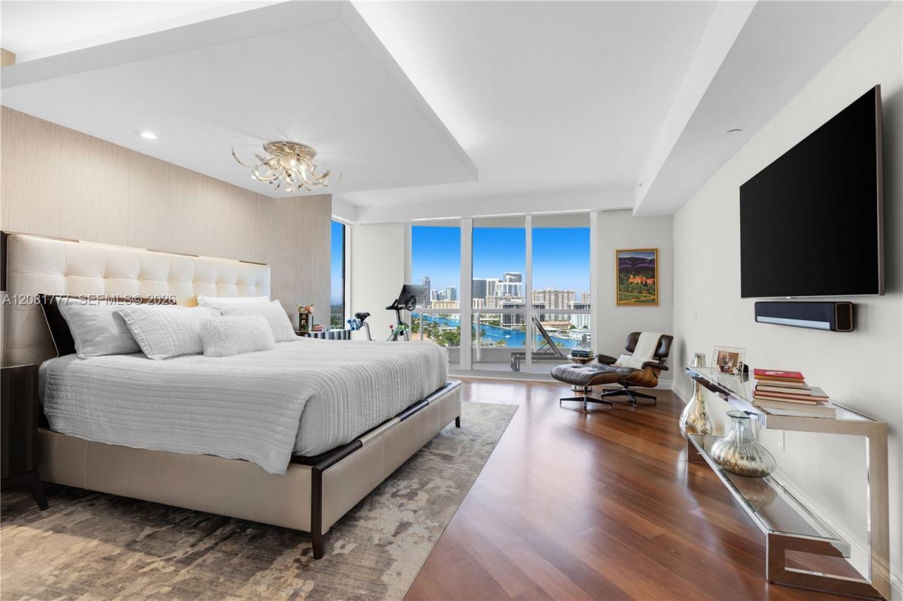 21200 NE Point Pl , Unit 1404, Aventura, FL 33180 Photo