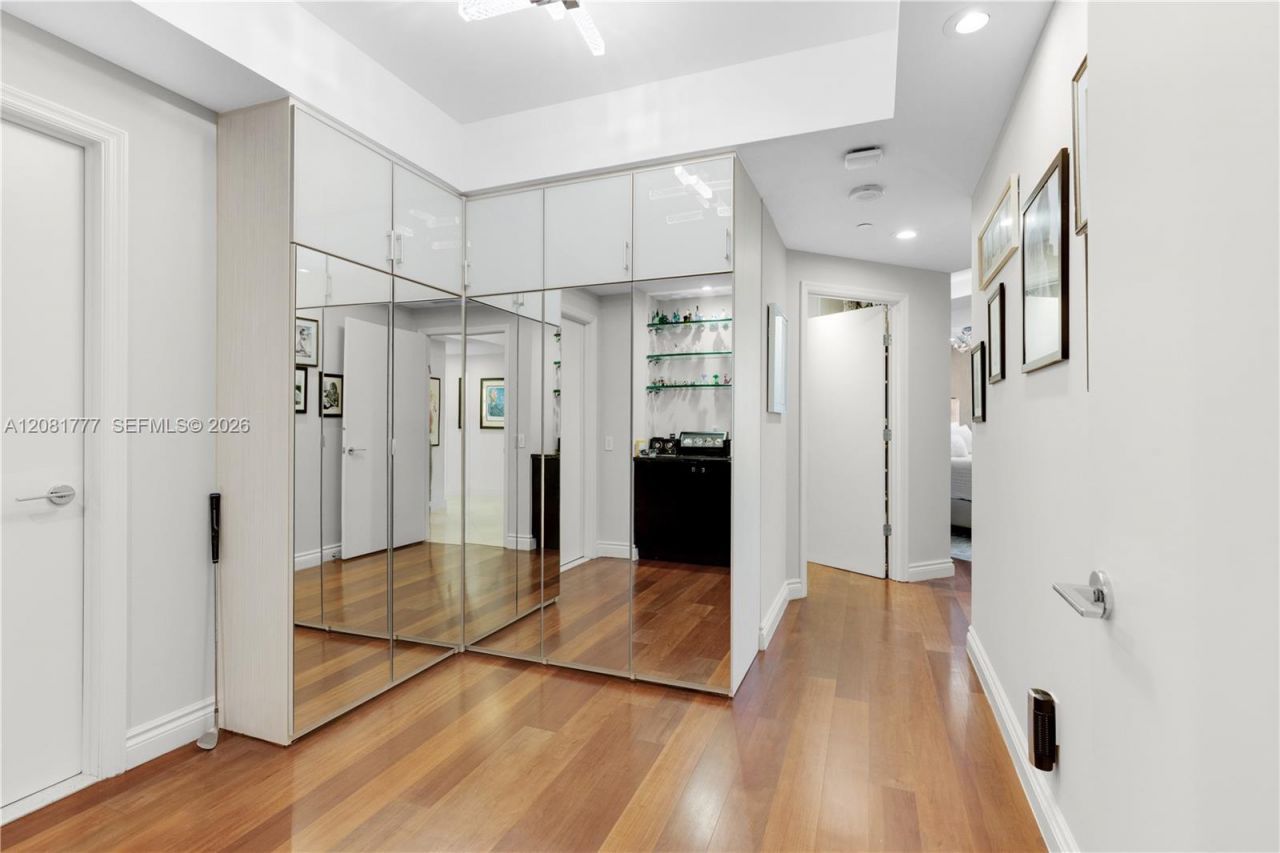 21200 NE Point Pl , Unit 1404, Aventura, FL 33180 Photo