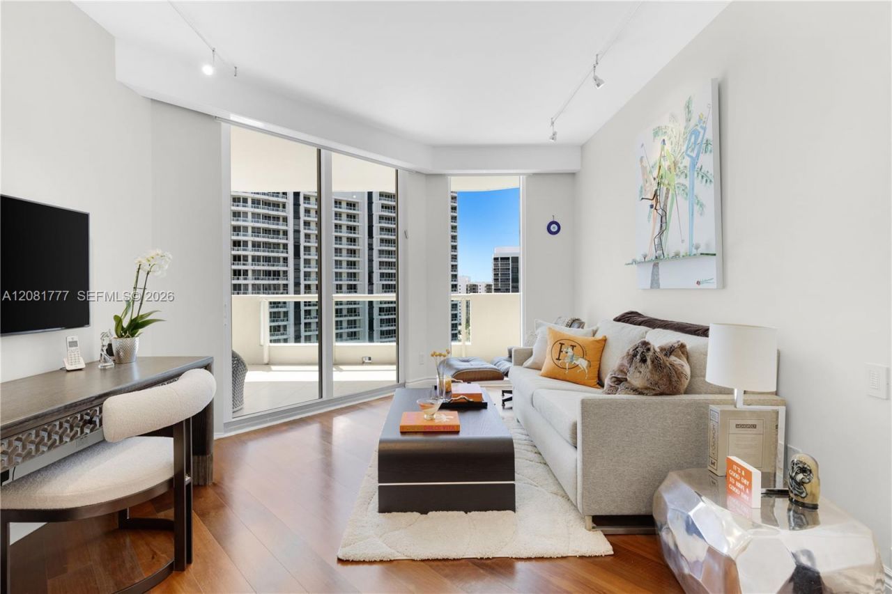 21200 NE Point Pl , Unit 1404, Aventura, FL 33180 Photo