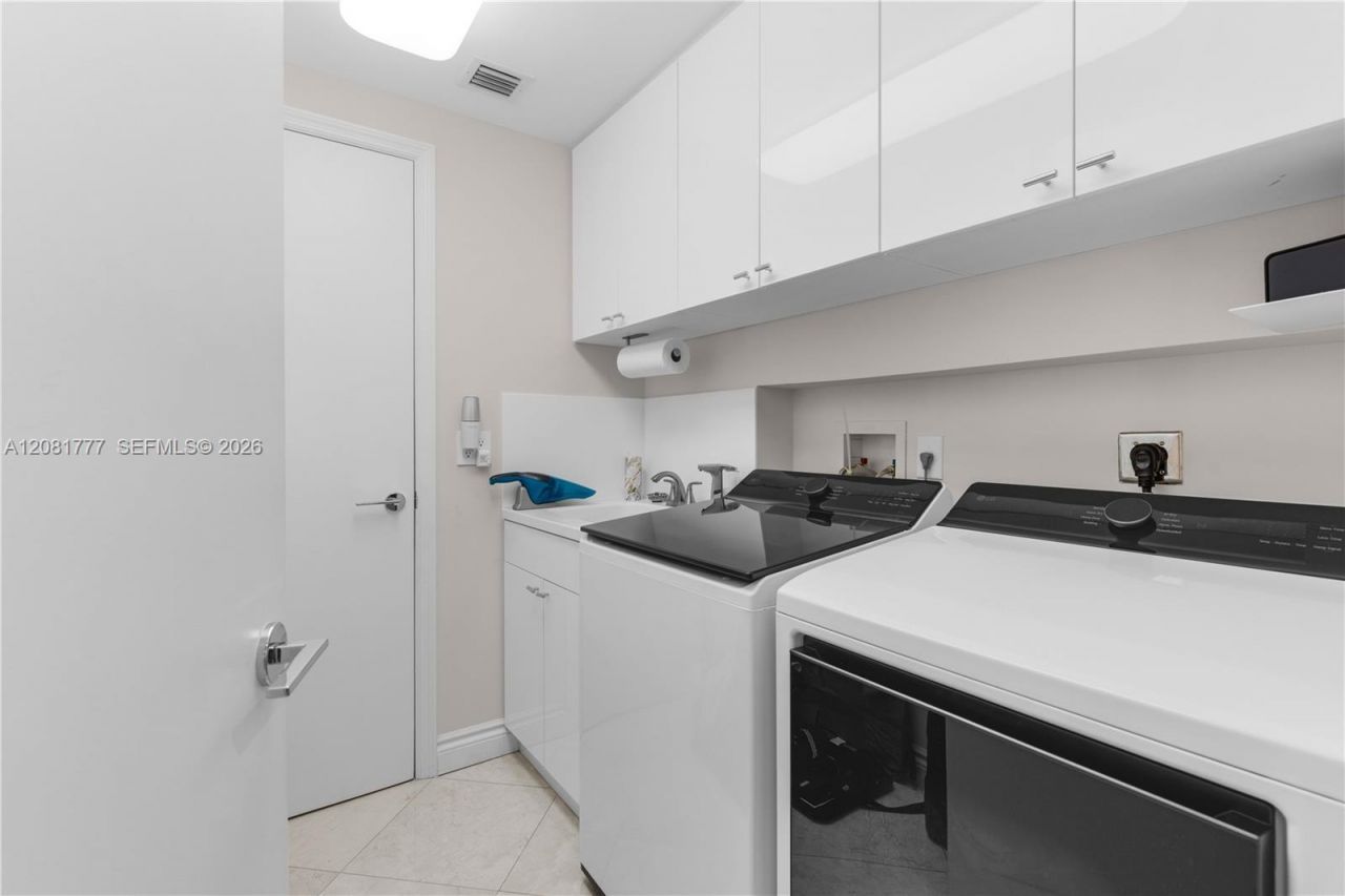 21200 NE Point Pl , Unit 1404, Aventura, FL 33180 Photo