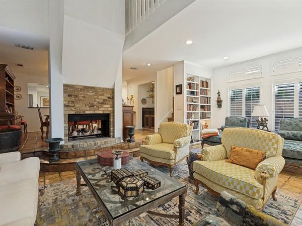 3801 Gilbert Avenue, Unit M, Dallas, TX 75219