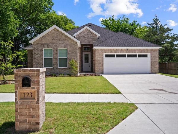 123 Bradshaw Street , Waxahachie, TX 75165