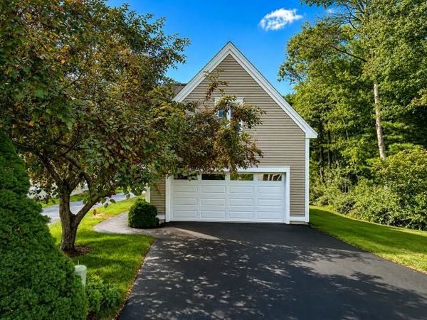 52 Barbara Lane, Hudson, NH 03051