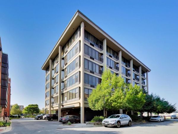 345 E Eastgate Place , Unit 302, Chicago, IL 60616
