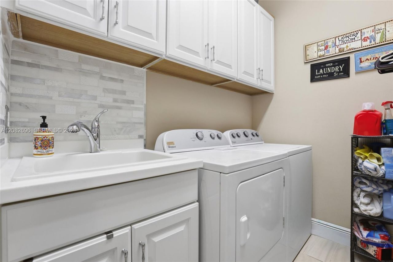 2303 Somerset Pl , Naples, FL 34120 Photo