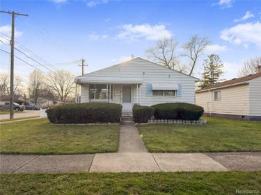 4710 Edgewood Street , Dearborn Heights, Mi 48125