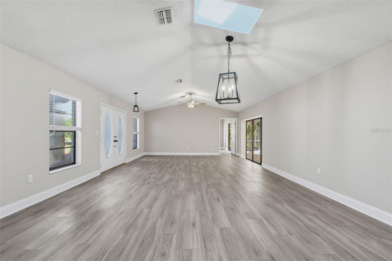 7256 Royal Oak Drive, Spring Hill, FL 34607 Photo