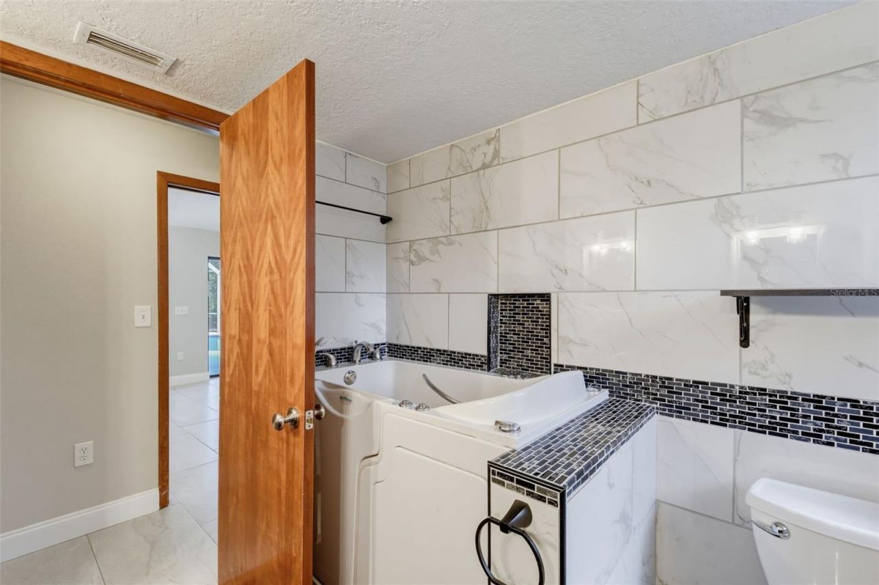 7256 Royal Oak Drive, Spring Hill, FL 34607 Photo