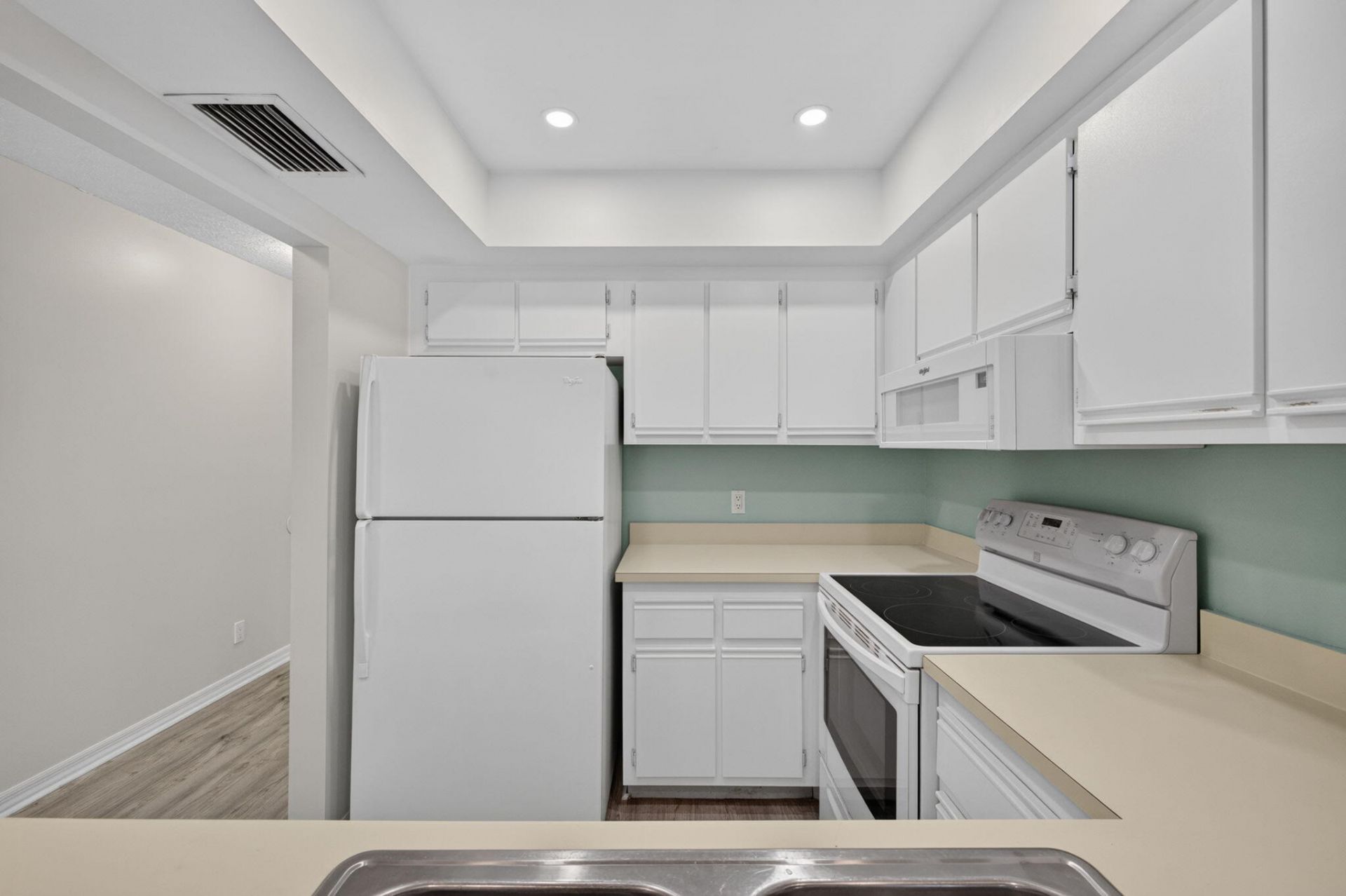 803 SE Central Parkway, Unit 9, Stuart, FL 34994 Photo