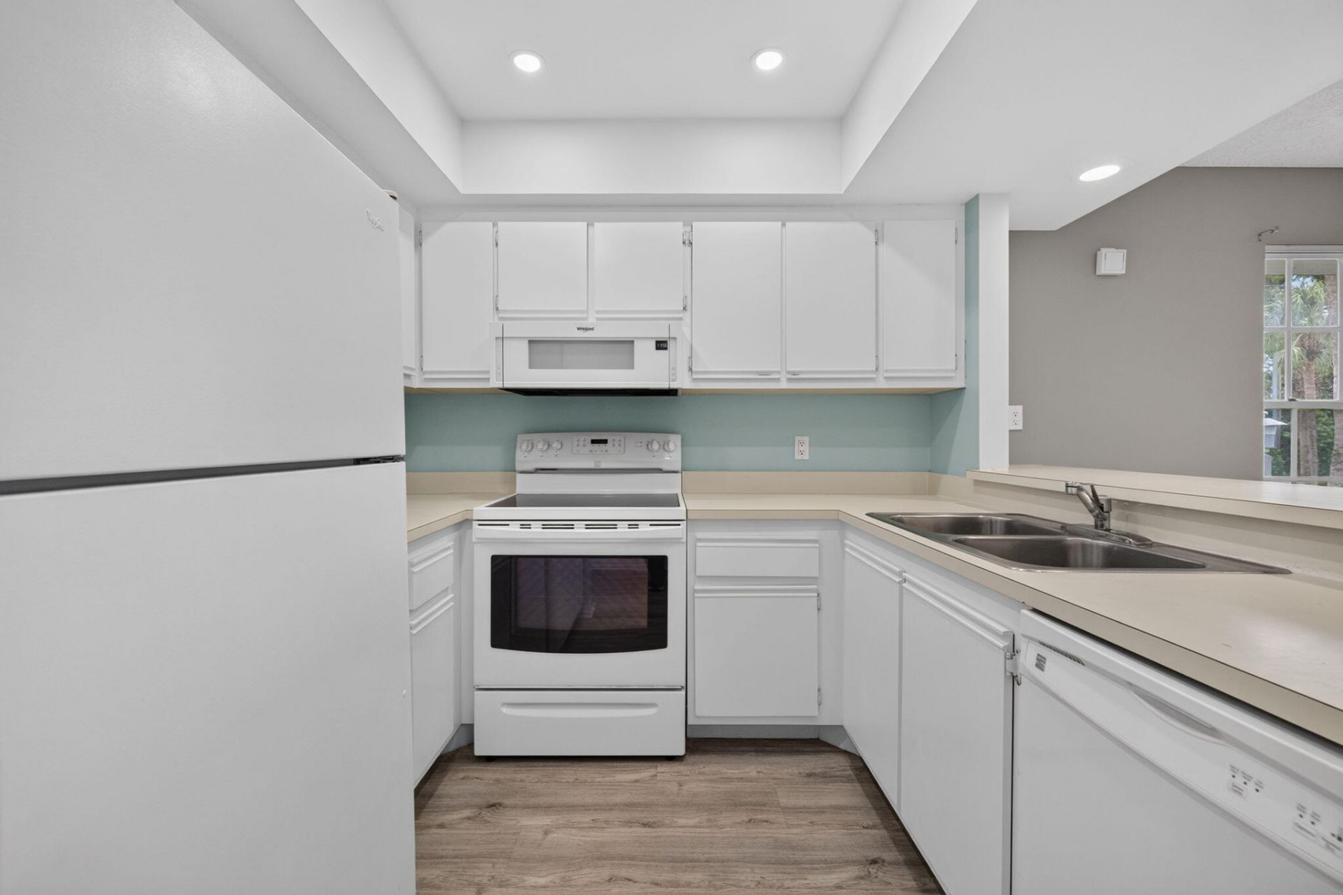 803 SE Central Parkway, Unit 9, Stuart, FL 34994 Photo