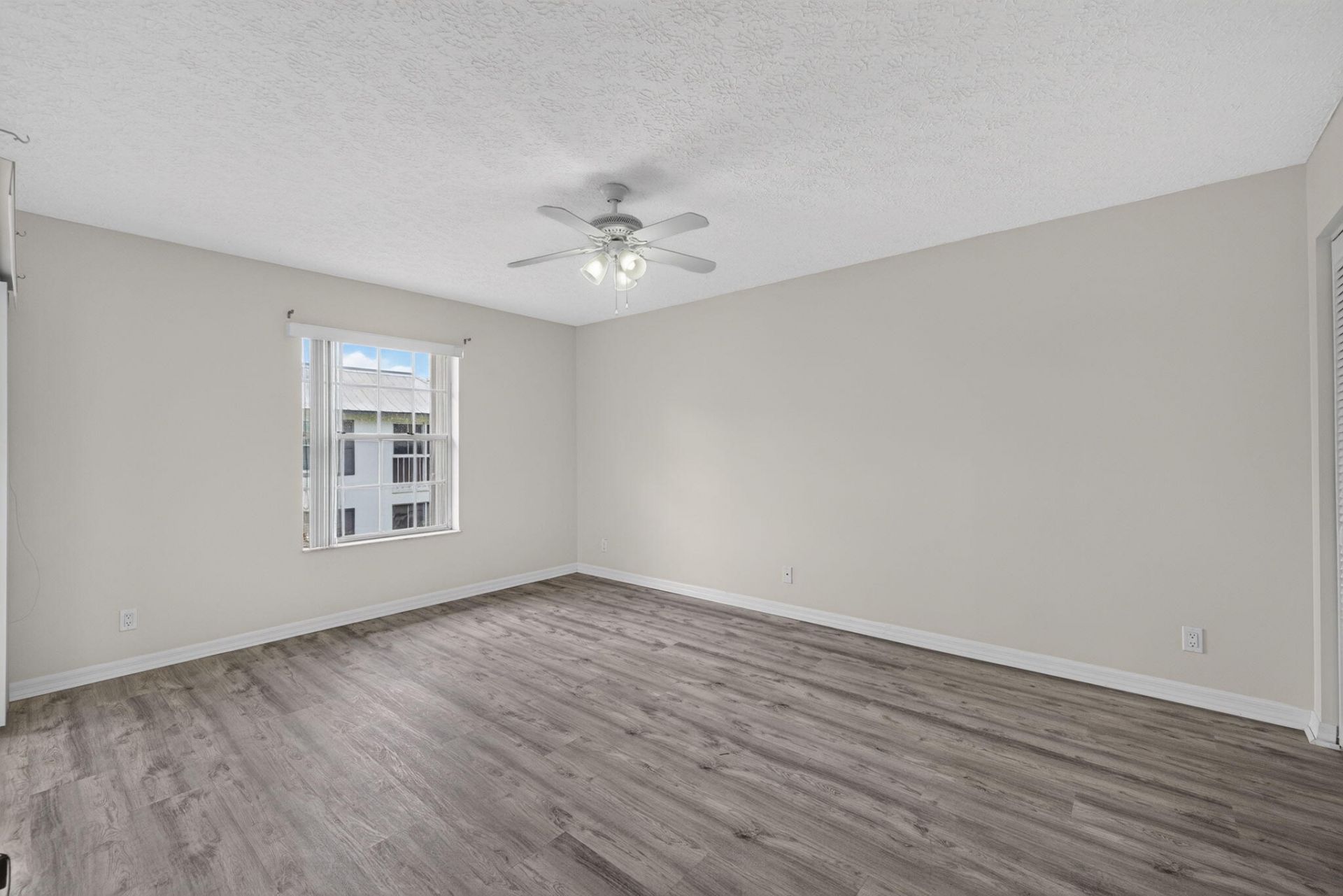 803 SE Central Parkway, Unit 9, Stuart, FL 34994 Photo