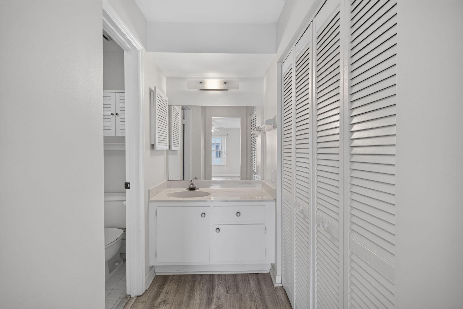 803 SE Central Parkway, Unit 9, Stuart, FL 34994 Photo