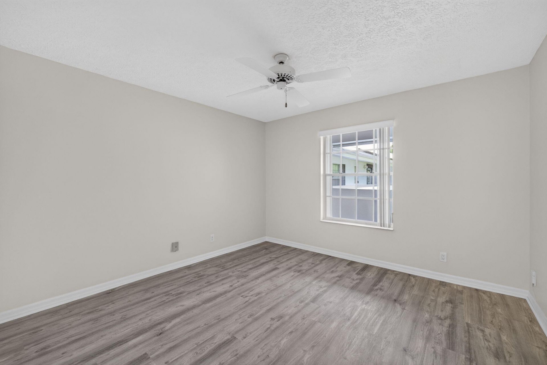 803 SE Central Parkway, Unit 9, Stuart, FL 34994 Photo