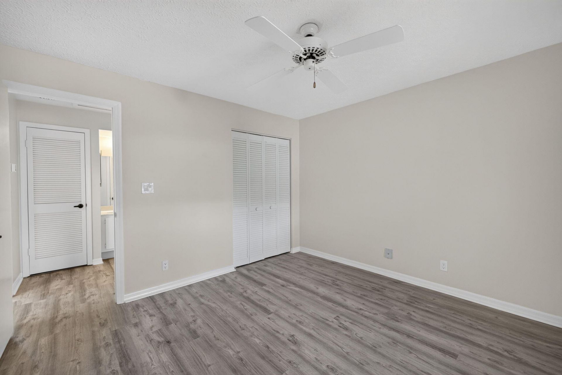 803 SE Central Parkway, Unit 9, Stuart, FL 34994 Photo