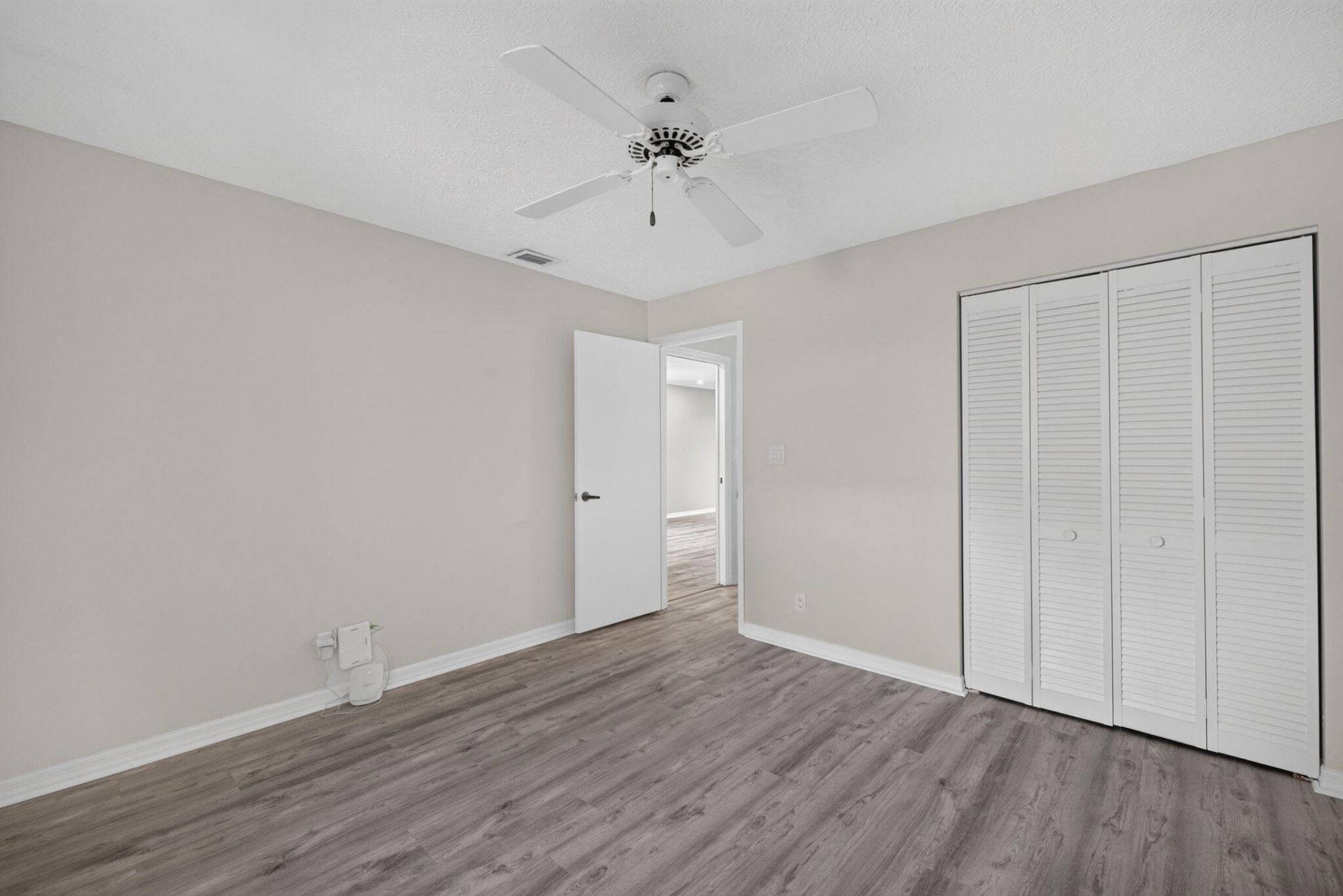 803 SE Central Parkway, Unit 9, Stuart, FL 34994 Photo