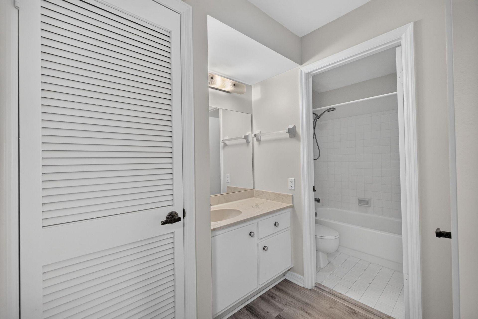 803 SE Central Parkway, Unit 9, Stuart, FL 34994 Photo