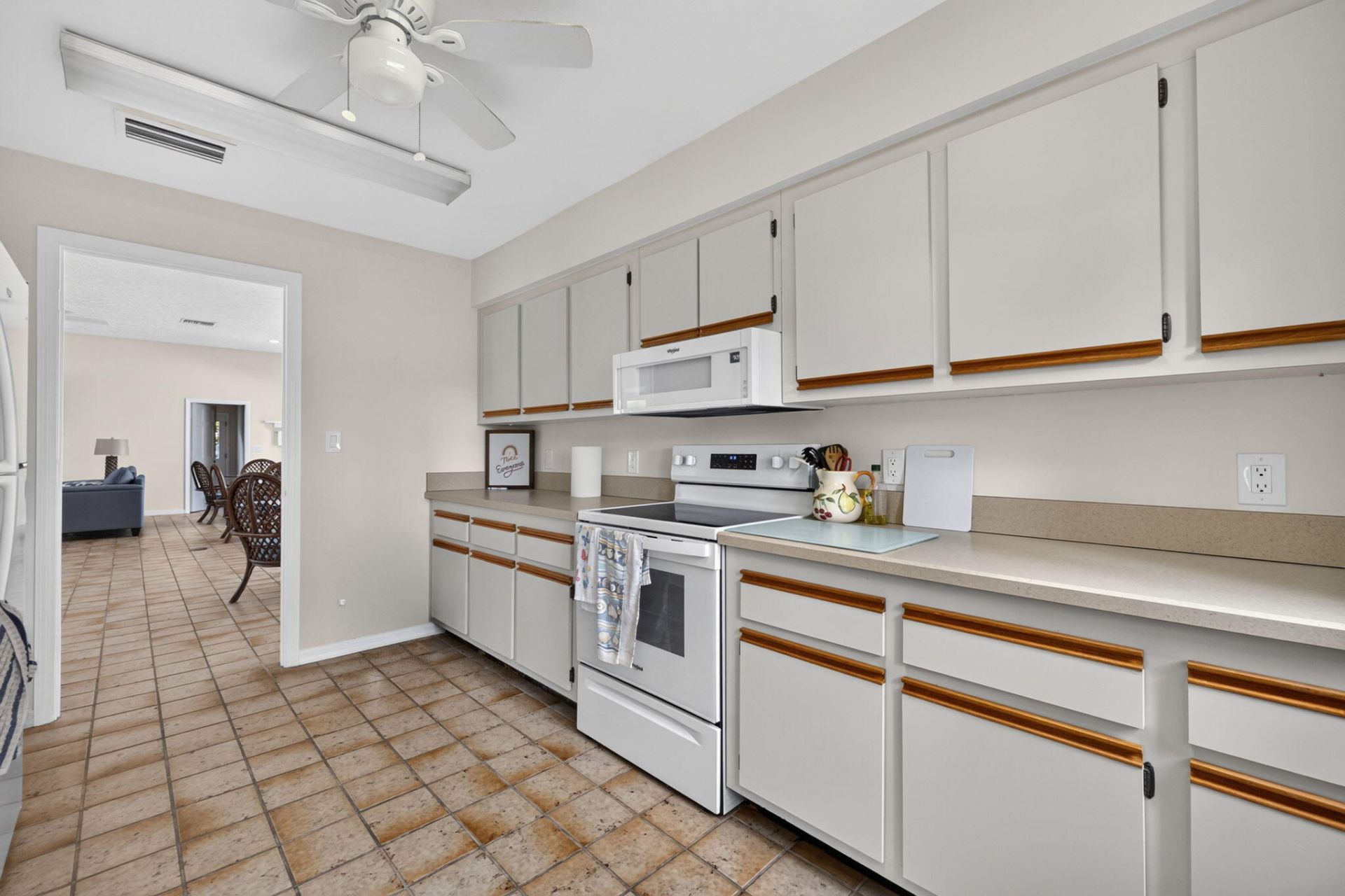 803 SE Central Parkway, Unit 9, Stuart, FL 34994 Photo