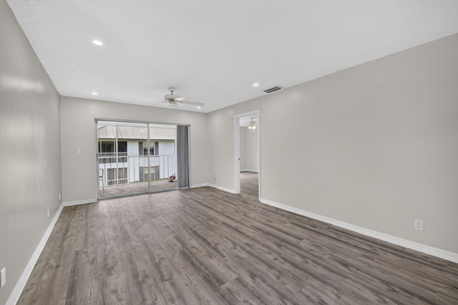 803 SE Central Parkway, Unit 9, Stuart, FL 34994 Photo