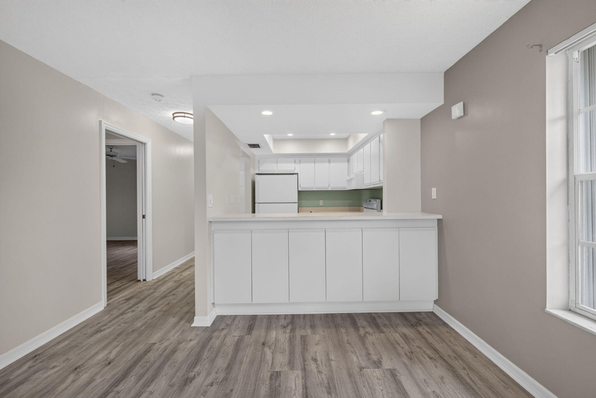 803 SE Central Parkway, Unit 9, Stuart, FL 34994 Photo