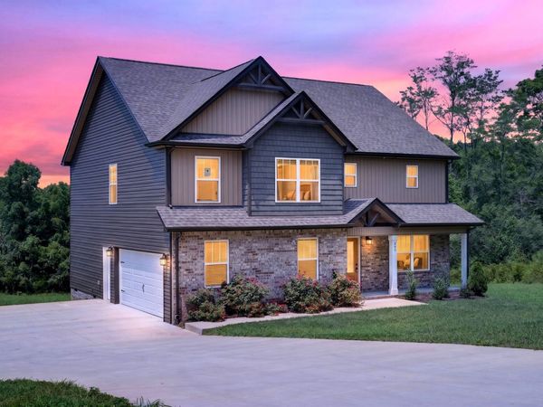965 Palmyra Rd , Clarksville, TN 37040