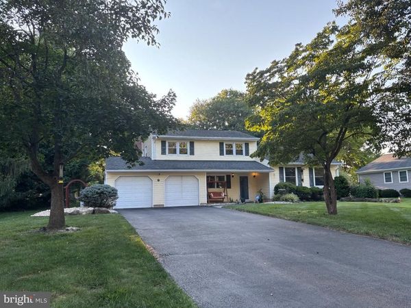 154 OAK CREEK ROAD , EAST WINDSOR, NJ 08520