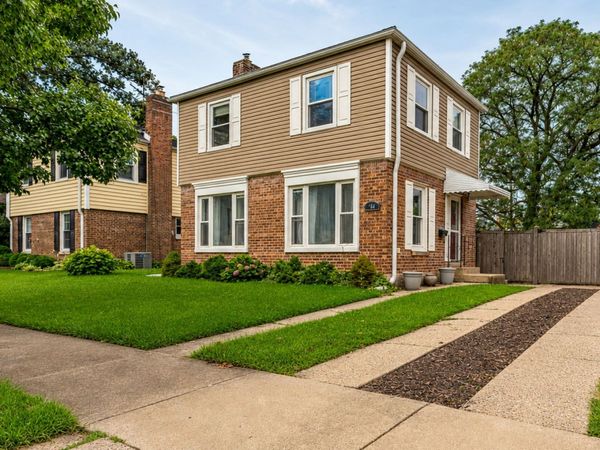 744 Manchester Avenue , Westchester, IL 60154