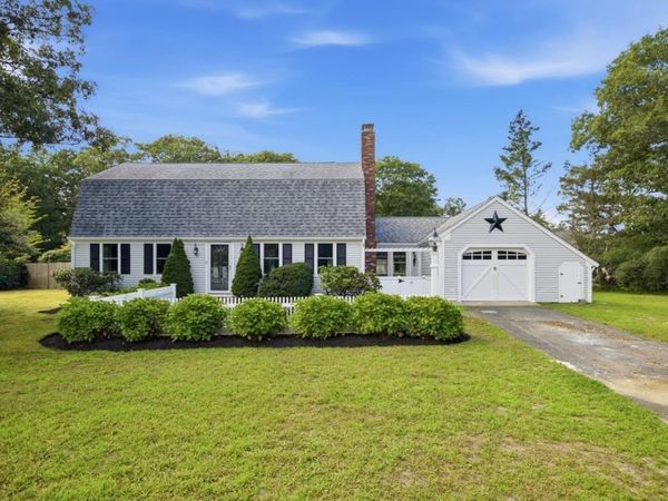 3 Thoreau Dr, Barnstable, MA 02632