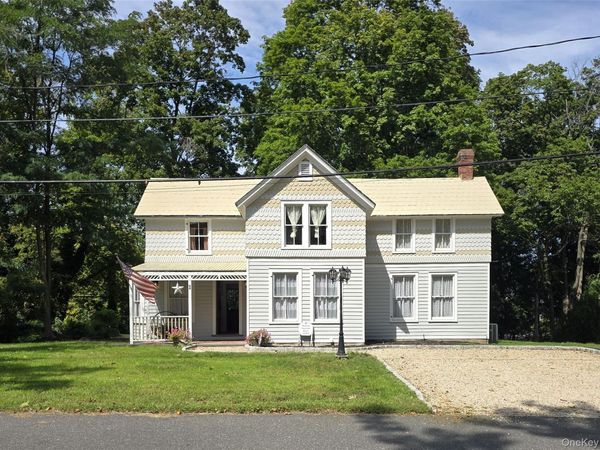 1 Gully Landing Road, Miller Place, NY 11764