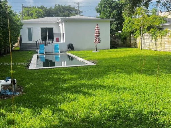 15 NW 52nd St , Miami, FL 33127