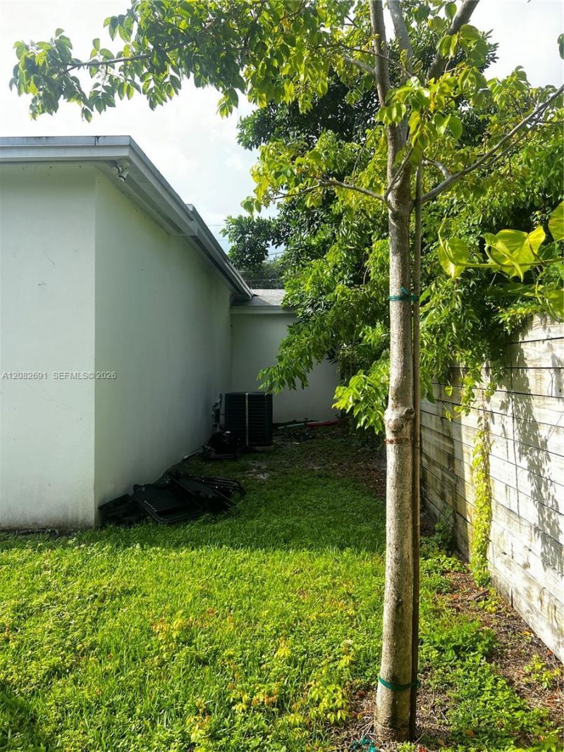 15 NW 52nd St , Miami, FL 33127 Photo