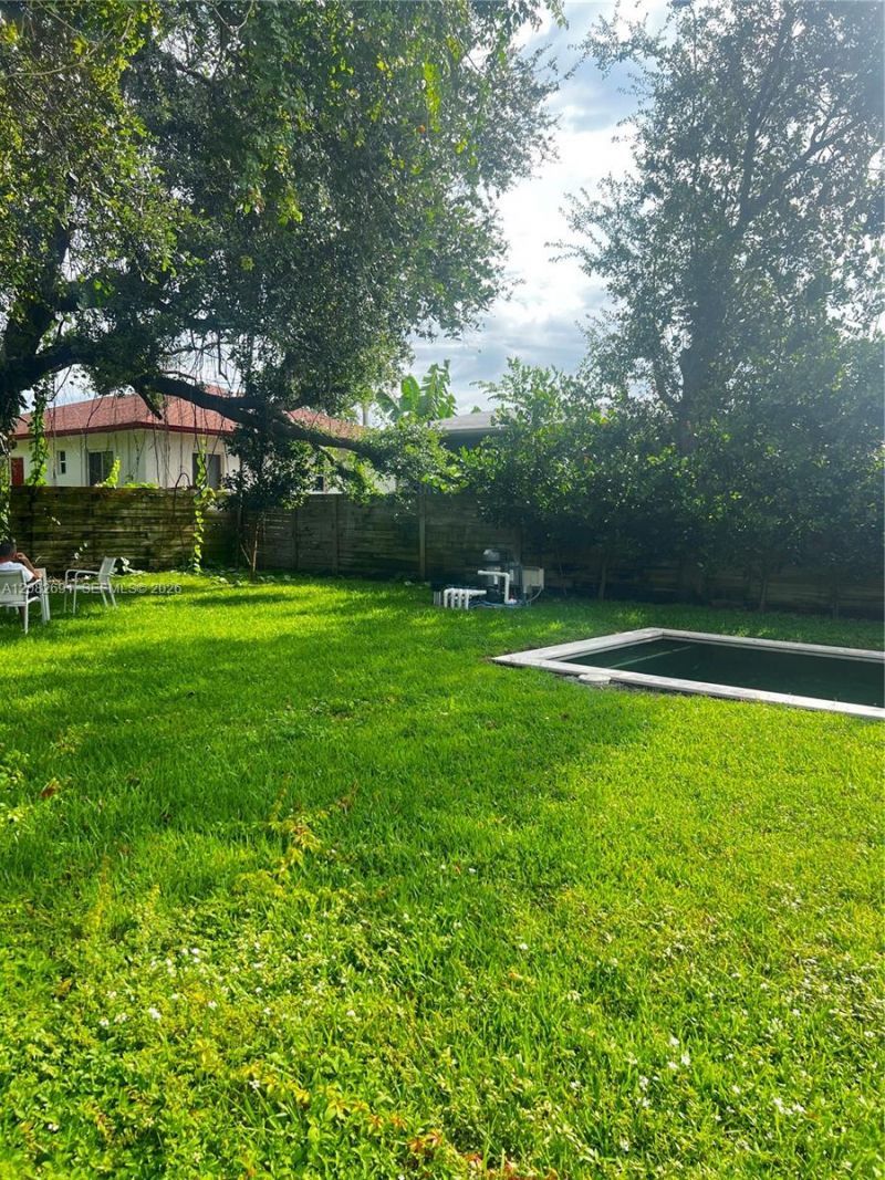 15 NW 52nd St , Miami, FL 33127 Photo