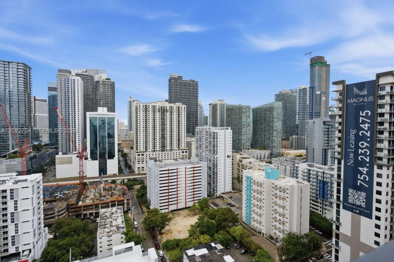 239 SW 9th St, Unit 1501, Miami, FL 33130 Photo