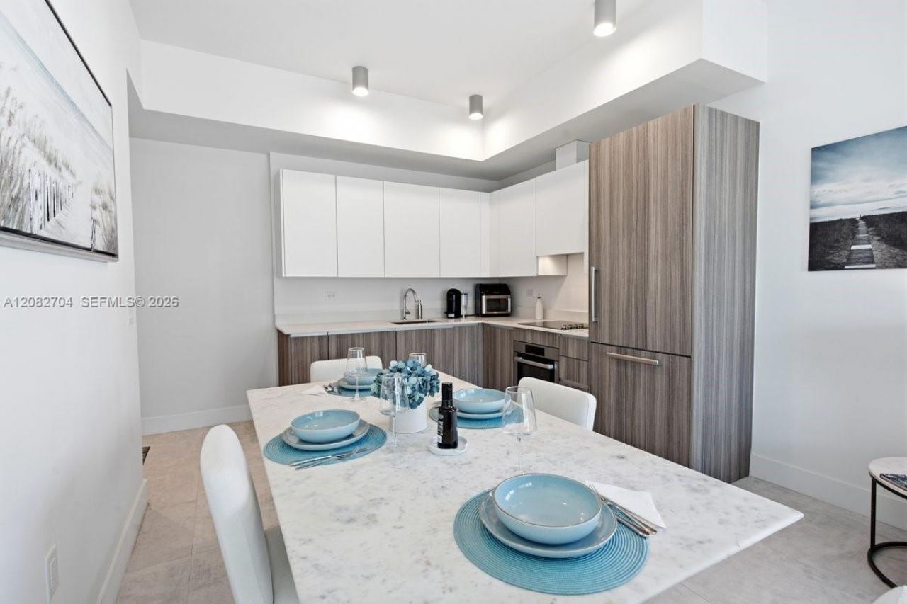 239 SW 9th St, Unit 1501, Miami, FL 33130 Photo