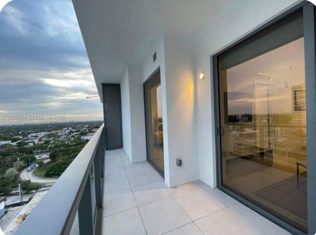 239 SW 9th St, Unit 1501, Miami, FL 33130 Photo