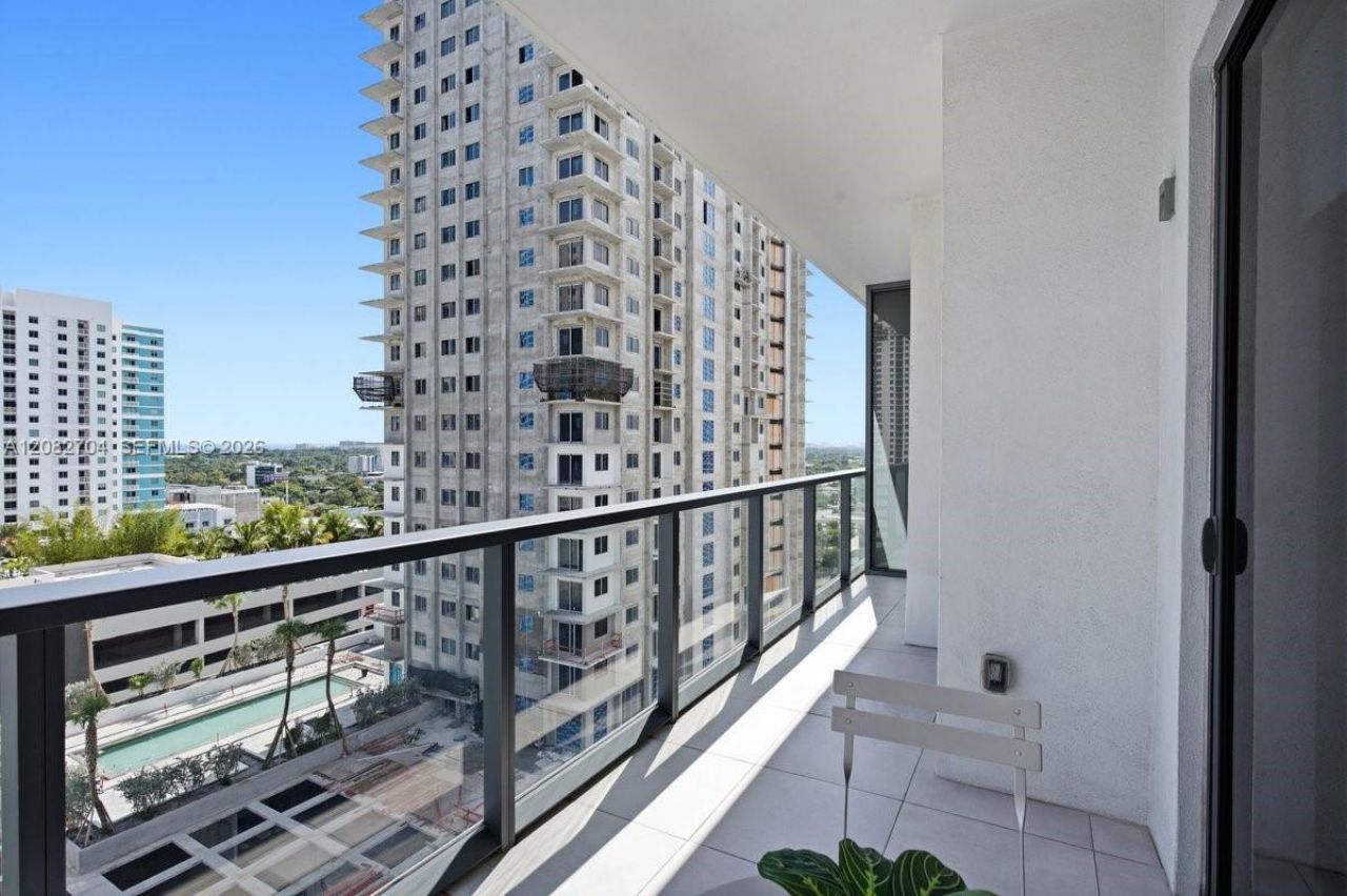 239 SW 9th St, Unit 1501, Miami, FL 33130 Photo
